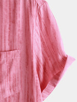 Camisa de manga corta transpirable con bolsillo y rayas rosas para hombre