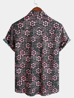 Camisa hawaiana de manga corta con bolsillo floral rosa para hombre